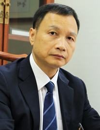 韋榮奎律師照片